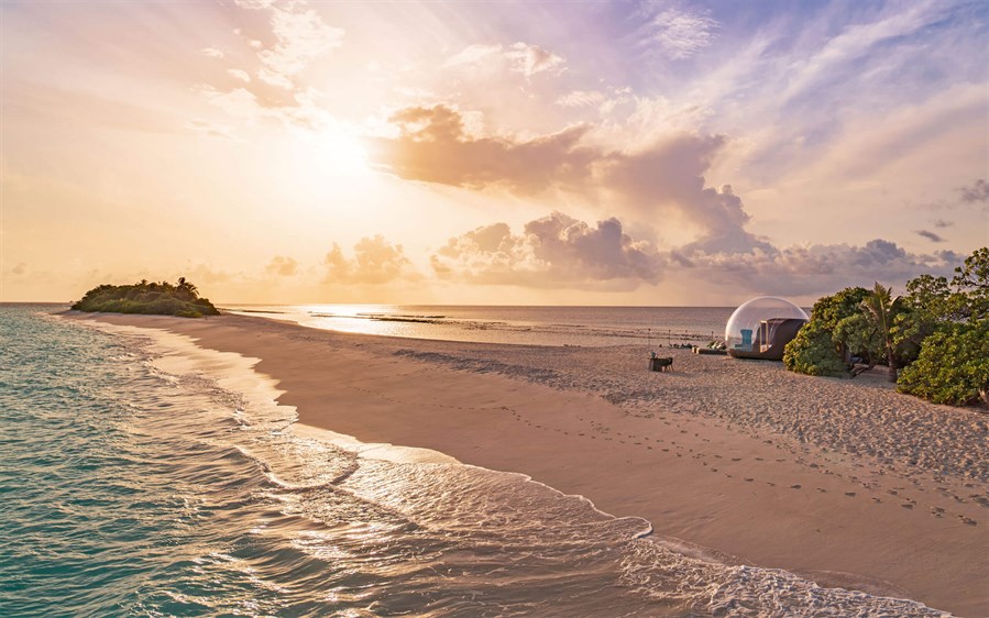 sandbank-beach-bubble-tent-gallery